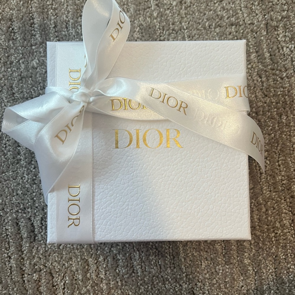 Dior box with bracelet pouch and pillow